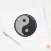 Moderner Yin Yang in Carbon Fibre Print Style Runder Aufkleber (Umschlag)