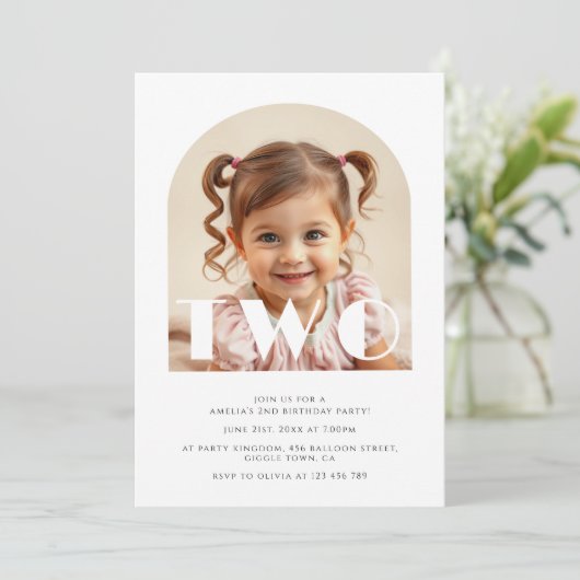 Modernes 2. Geburtstag Elegantes Foto Einladung (Stehend Vorderseite)