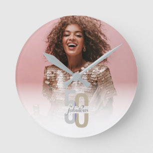 Modernes 50. Geburtstag Elegant & Fabulous Runde Wanduhr