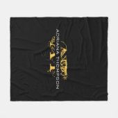 Modernes, abgenutztes Schwarz & Gold Monogramm Fleecedecke (Vorderseite (Horizontal))