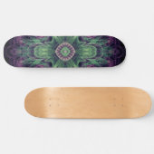 Modernes Abstraktes Fraktal Lila und grünes Design Skateboard (Horizontal)