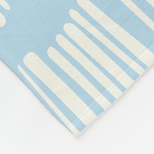 Modernes Abstraktes Linienmuster in Pastellblau Fleecedecke (Ecke)