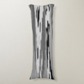 Modernes abstraktes Schwarz-weißes ikat Muster Seitenschläferkissen (Vorderseite Vertikal)