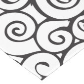 Modernes abstraktes Wirbles Schwarzweiss-Muster Kurzer Tischläufer (Ecke)