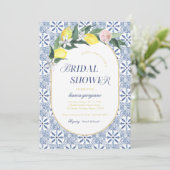 Modernes Amalfi Coast Lemon Blue Tile Brautparty Einladung (Stehend Vorderseite)