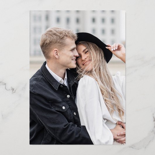 Modernes Ampersand-Foto Save the Date Gold Folieneinladung (Rückseite)