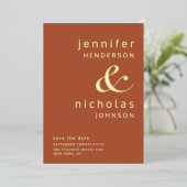 Modernes Ampersand Foto Save the Date Terrakotta Folieneinladung (Stehend vorne)