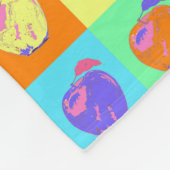 Modernes Apple-Muster im Pop Art Style Fleecedecke (Ecke)