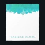 Modernes Aquamarines blaues Wasserfarben Mit Monog Notizblock<br><div class="desc">Mit diesem schicken,  modernen Notizblock können Sie Ihrem Schreibtisch ein stilvolles personalisiertes Accessoire hinzufügen. Das Design zeichnet sich durch einen hübsch blauen,  aquamarinen Aquarellhintergrund aus und Ihren Namen oder anderen personalisierten Text in einem einfachen typografisch türkisfarbenen Schriftart aus. Dieses elegante und trendige Notizblock macht ihr ein elegantes Geschenk.</div>