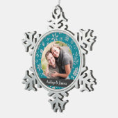 Modernes Aquamarines Holiday Folies Couple Foto Schneeflocken Zinn-Ornament (Rechts)