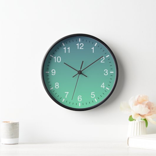 Modernes Aquamarines Minze Green Ombre Uhr (Zuhause)