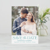Modernes Aquamarines Typografie-Foto Save The Date (Stehend Vorderseite)