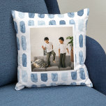 Modernes Aquarellblau | FOTO Kissen<br><div class="desc">Modern Watercolor Brush Blue Foto von Give the gift of ultimate comfort and relaxation with these luxurious pillows. Crafted with the finest materials, these pillows are designed to provide a blissful sleep experience and promote overall-being. The plush filling contours to the shape of the head and neck, offering support and...</div>