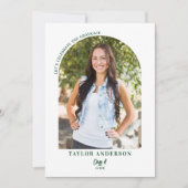 Modernes Arch Foto Elegante Grüne Graduierungspart Einladung (Vorderseite)