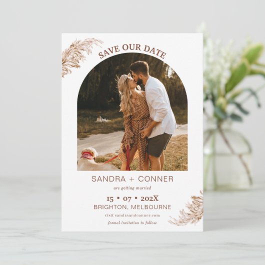 Modernes Arch Foto Pampas Grass Rettete unsere Dat Einladung (Stehend Vorderseite)