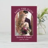 Modernes Arch Frame Foto Burgundy Save The Date (Stehend Vorderseite)