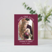 Modernes Arch Frame Foto Burgundy Save the Date Postkarte (Stehend Vorderseite)