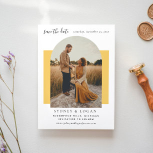 Modernes Arch Yellow Wedding-Foto Save The Date