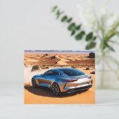 Modernes Auto in der Wüste Postkarte (Stehend Vorderseite)