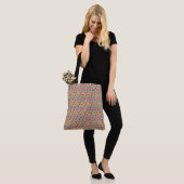 Modernes Avocado und Cilantro Salad Pattern Tasche (Am Model)