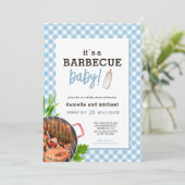 Modernes Baby Blue Gingham Barbecue Baby Dusche Einladung (Stehend Vorderseite)