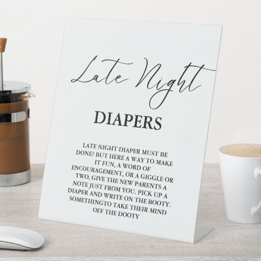 Modernes Baby-Duschgame für späte Nächte Sockelschild (In Situ)