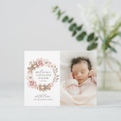 Modernes Baby Foto Birth Ankündigungspostkarte (Stehend Vorderseite)