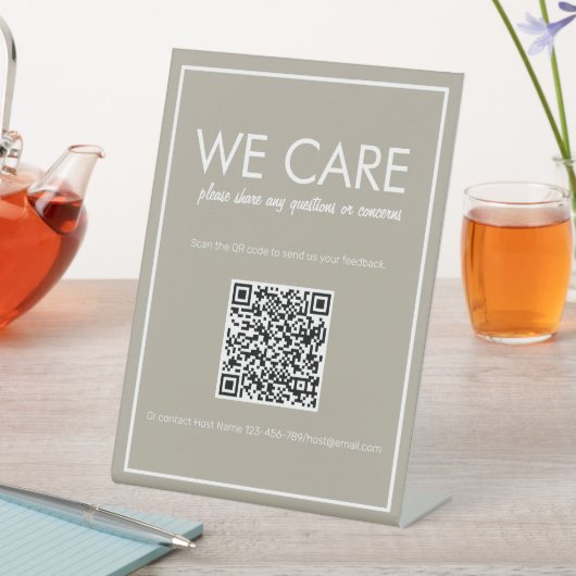 Modernes Basic Beige QR Code Feedback Counter Sign Sockelschild (In Situ)