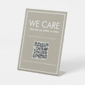 Modernes Basic Beige QR Code Feedback Counter Sign Sockelschild (Vorderseite)