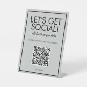 Modernes Basic Graue Social Media QR Code Table Si Sockelschild (Vorderseite)