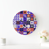 Modernes Bauhaus: Bold Geometric Pattern. Große Wanduhr (Zuhause)