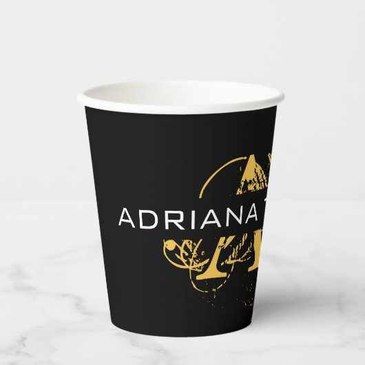 Modernes, bedrücktes Schwarz/Gold-Mit Monogramm Pappbecher (Vorderseite)