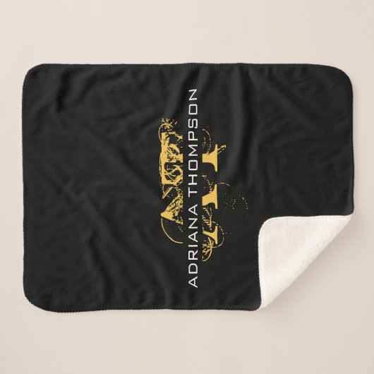 Modernes, bedrücktes Schwarz/Gold-Mit Monogramm Sherpadecke (Vorderseite (Horizontal))