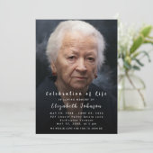 Modernes Beerdigungs-Foto | Feiern der Lebensschri Einladung (Stehend Vorderseite)