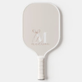 Modernes Beige Bow Initial Monogram Pickleball Schläger (Vorderseite)