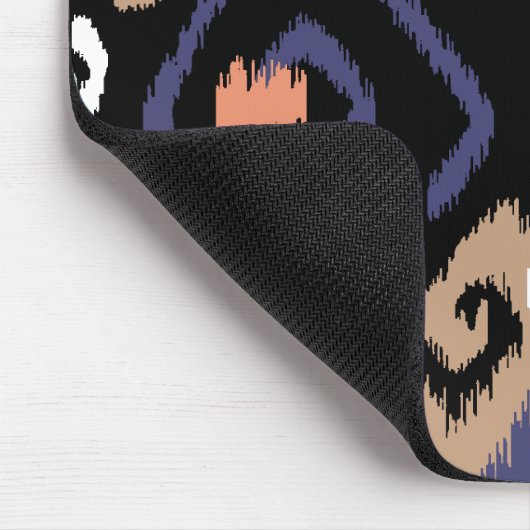 Modernes beige schwarzes ikat Stammes- Muster Mousepad (Ecke)