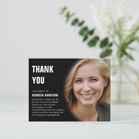 Modernes Beileid Foto Beerdigung Dankeskarte (Stehend Vorderseite)