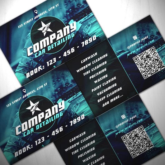 Modernes berufliches Auto mit Angaben zum Flyer