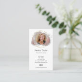 Modernes Berufliches Hinzufügen Ihres Logos Real A Visitenkarte (Stehend Vorderseite)