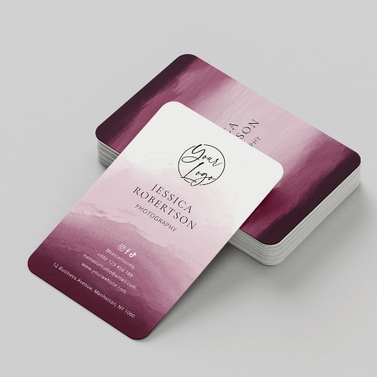 Modernes Berufliches, wasserfarbenes Burgund- Logo Visitenkarte