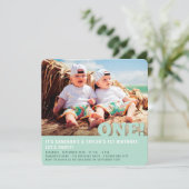 Modernes Big One Fun Baby Twins Foto Erstgeburt Einladung (Stehend Vorderseite)