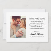 Modernes Black Brushed Script-Hochzeitsskript-Foto Ankündigung (Rückseite)