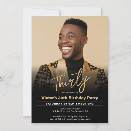 Modernes Black Gold Minimal Foto zum 30. Geburtsta Einladung (Vorderseite)