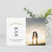 Modernes Black-Gold-Script-Hochzeitsskript-Foto Save The Date (Stehend Vorderseite)