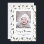 Modernes Black Script Niedlich Gold Black Geschenk Feiertagskarte<br><div class="desc">Senden Sie Ihren personalisierten und individuell gestaltbaren Urlaub Ihren Freunden, Freunden und Familie in einfachen, minimalistischen, eleganten, lustigen, festlichen und modernen Fotokarten! Ein wunderschöner Rahmen mit einer Vielfalt an goldenen und schwarzen Weihnachtsgeschenken und Geschenken, die mit Bändern umhüllt Ihr Foto. Der Gruß " Fröhliche Weihnachten " ist in eleganter Kalligraphie...</div>