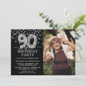 Modernes Black & Silver 90. Überraschung Geburtsta Einladung (Stehend Vorderseite)