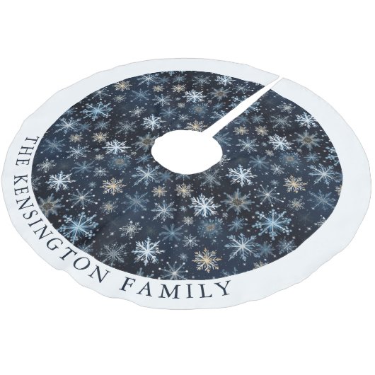 Modernes Blaues Schneeflocken im Mittelalter Perso Polyester Weihnachtsbaumdecke (Schrägansicht)