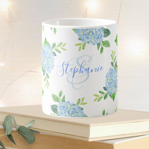Modernes Blaulblau-Hydrangea Wasserfarbenmonogramm Kaffeetasse