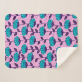 Modernes Blaupink-Blume-Muster Sherpadecke (Vorderseite (Horizontal))
