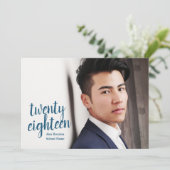 Modernes Blue Abstrakt Graduate Foto Einladungen (Stehend Vorderseite)